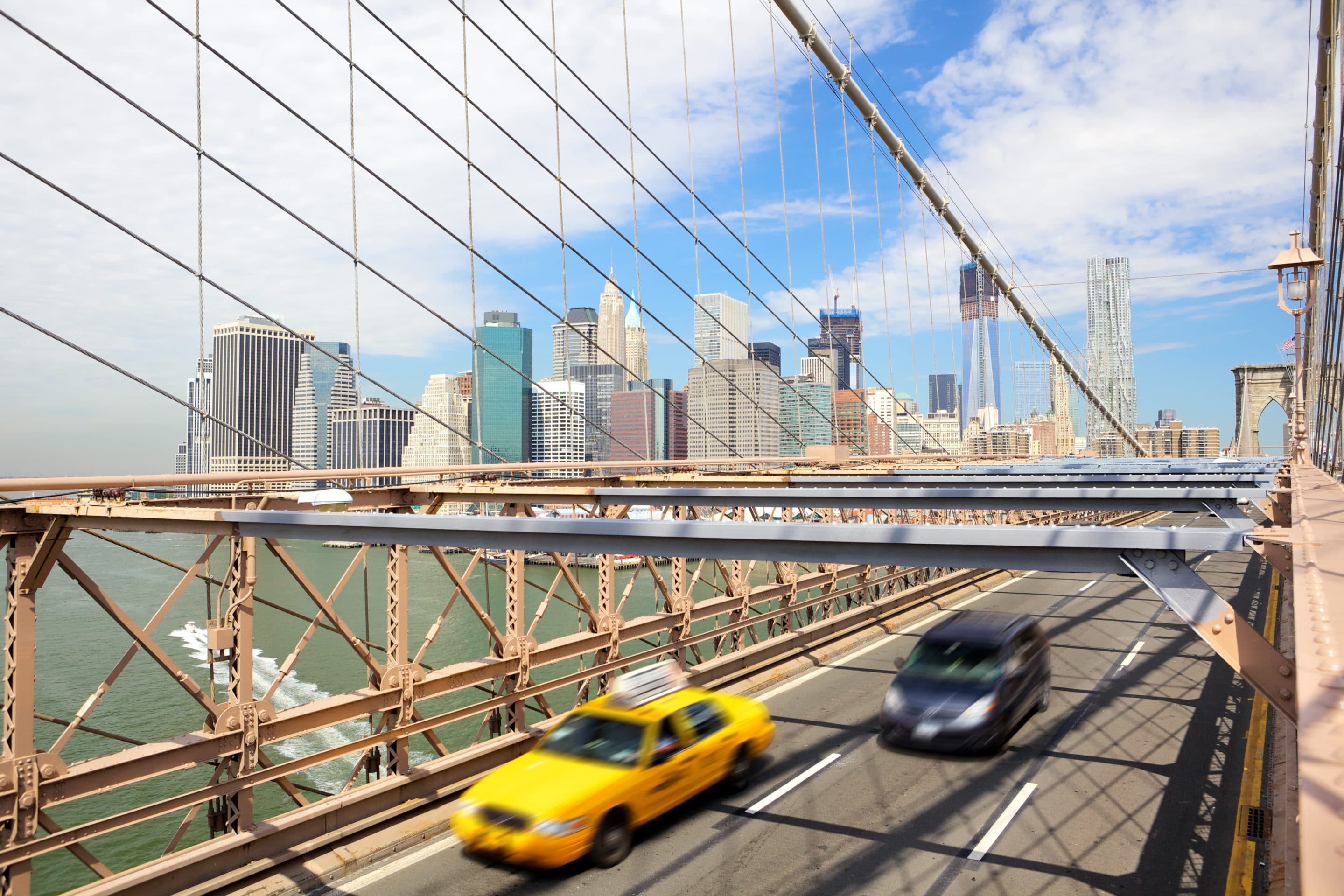 New York, Brooklyn Bridge and taxi cab
